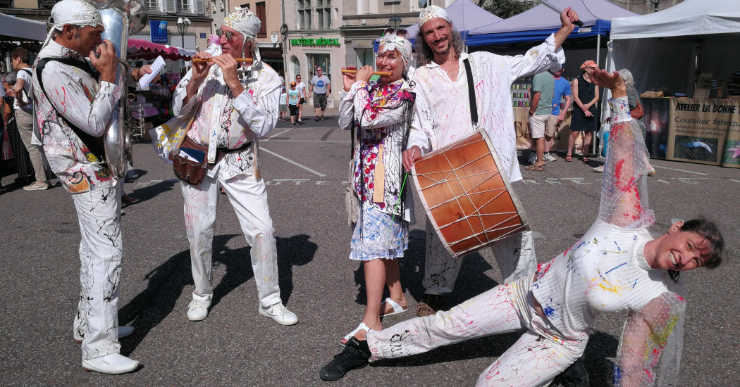 Fanfarenzug Banda Sagana auf dem Wilhelmplatz